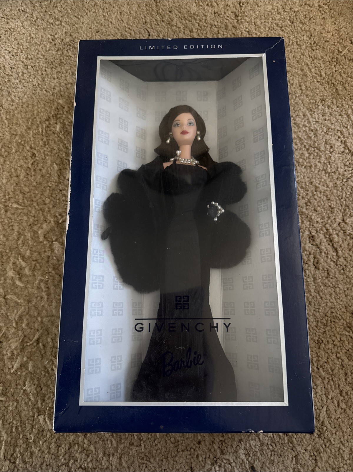 Mattel Barbie Doll-Givenchy-LE 1999 Vintage Collectible Mattel Barbie Doll-Givenchy-LE 1999 Vintage Collectible