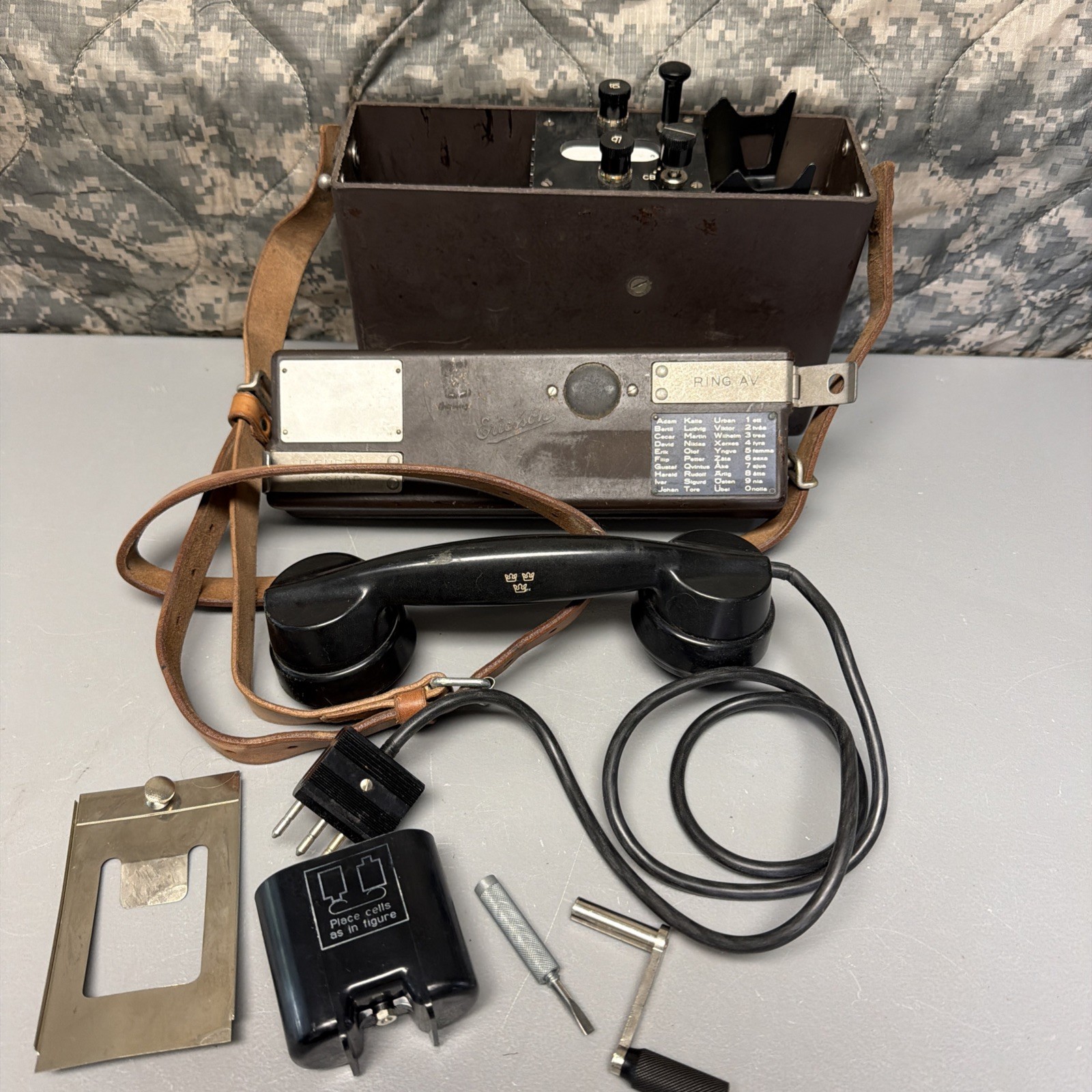 ERICSSON Military Vintage Field Bakelite Crank Phone Sweden Army Radio A-27