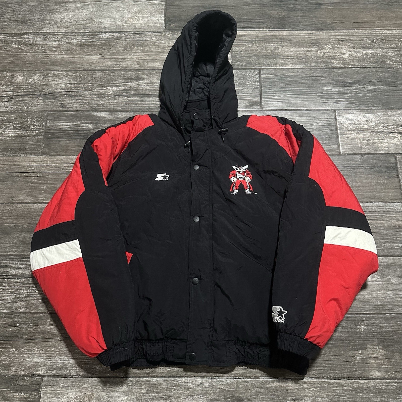VTG STARTER UNLV RUNNIN REBELS BLACK RED PUFFER ZIP UP JACKET COLLEGE COAT XXL VTG STARTER UNLV RUNNIN REBELS BLACK RED PUFFER ZIP UP JACKET COLLEGE COAT XXL