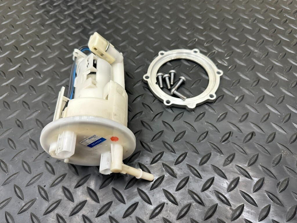 2015 13-16 Triumph Street Triple R Tested Fuel Pump Gas Petrol Sending Unit OEM 2015 13-16 Triumph Street Triple R Tested Fuel Pump Gas Petrol Sending Unit OEM