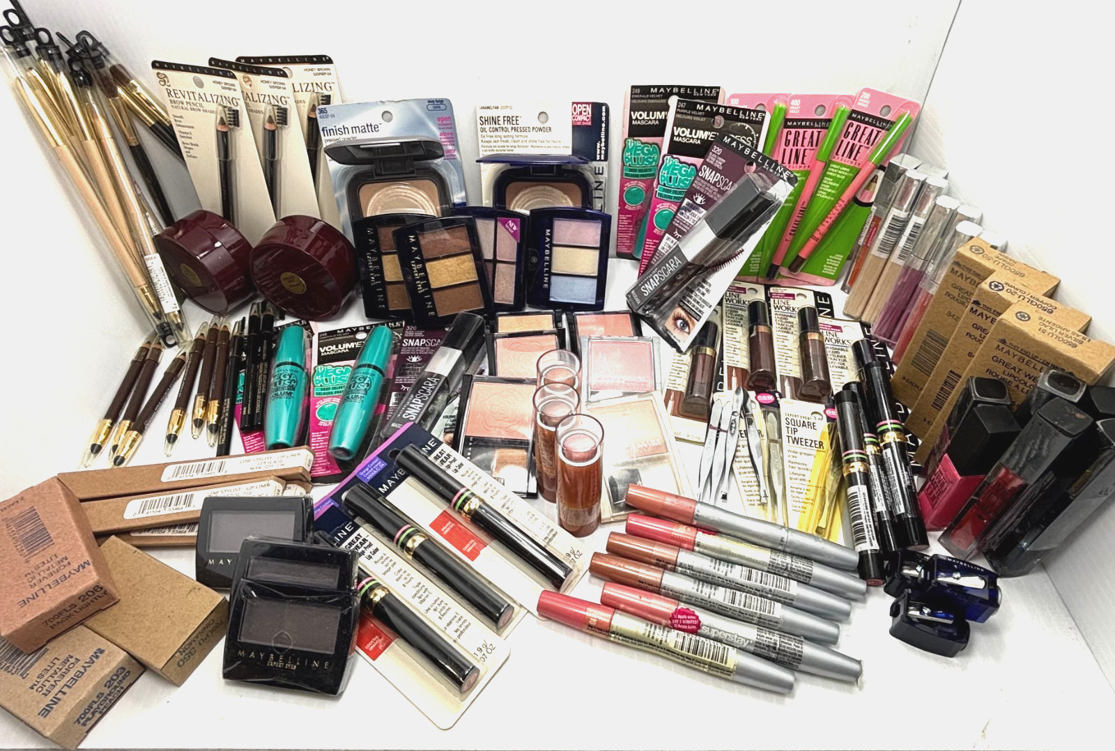 New HUGE 100 PC MAYBELLINE Makeup Lot  **RARE HARD-TO-FIND ITEMS **GREAT DEAL