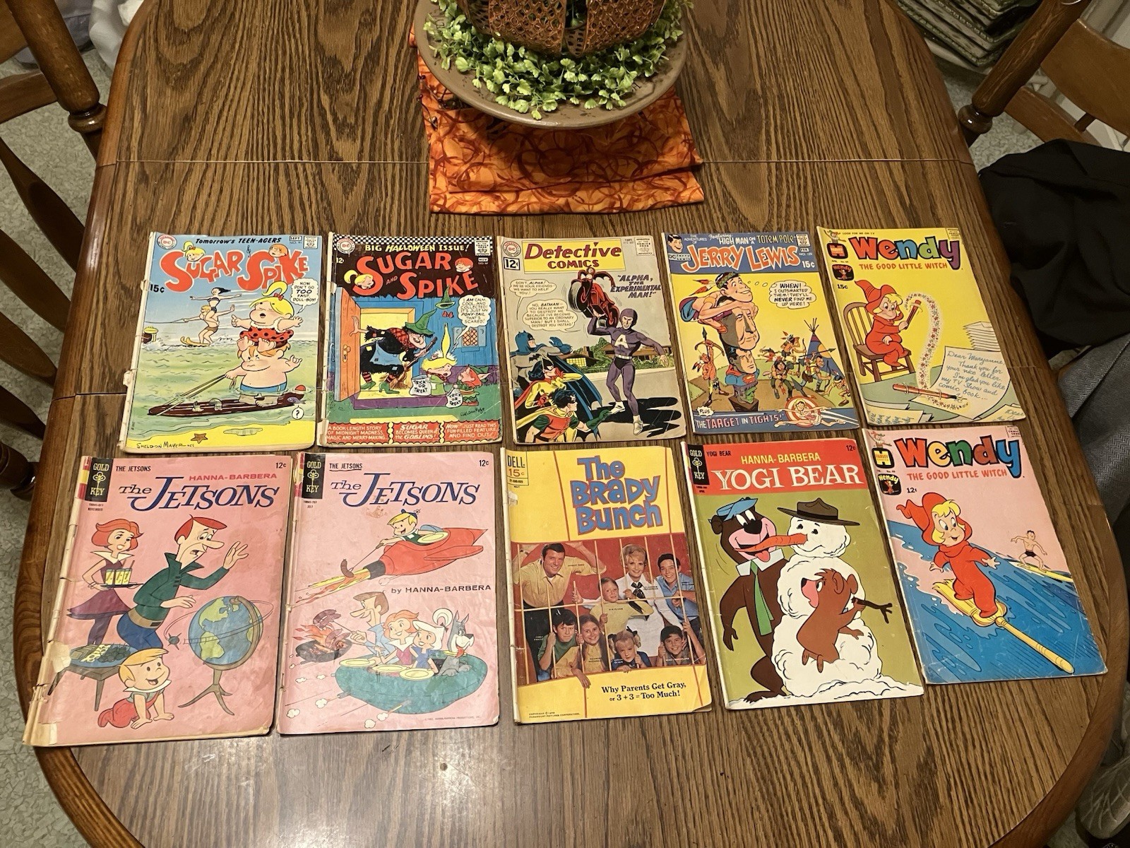 Vintage comic book lot of 10 Mixed lot. Vintage. Charlton Comics. Bronze age. Vintage comic book lot of 10 Mixed lot. Vintage. Charlton Comics. Bronze age.
