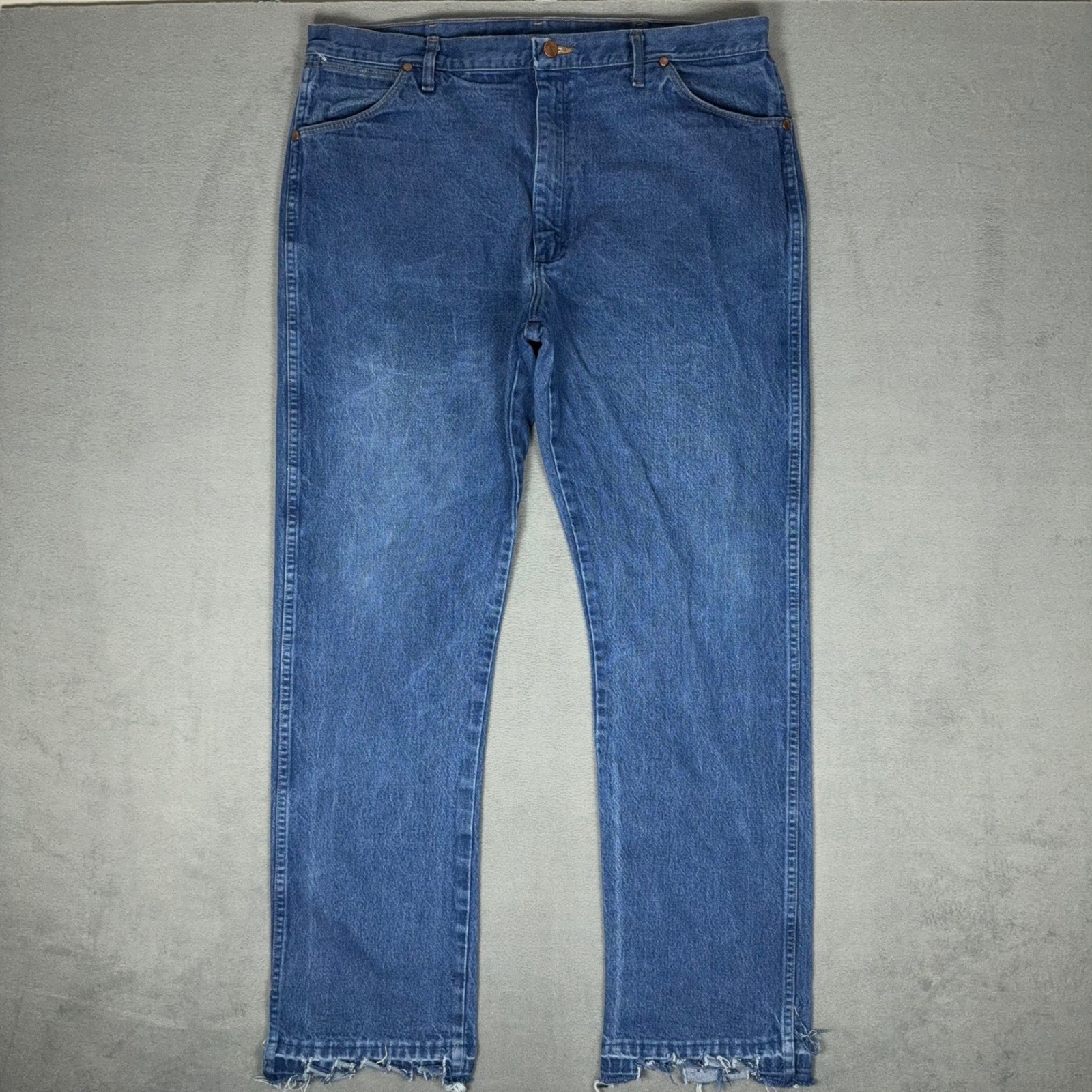 Vintage Wrangler 13MWZ Cowboy Cut Original Fit Jeans Thrashed Hems Men\'s 40x34