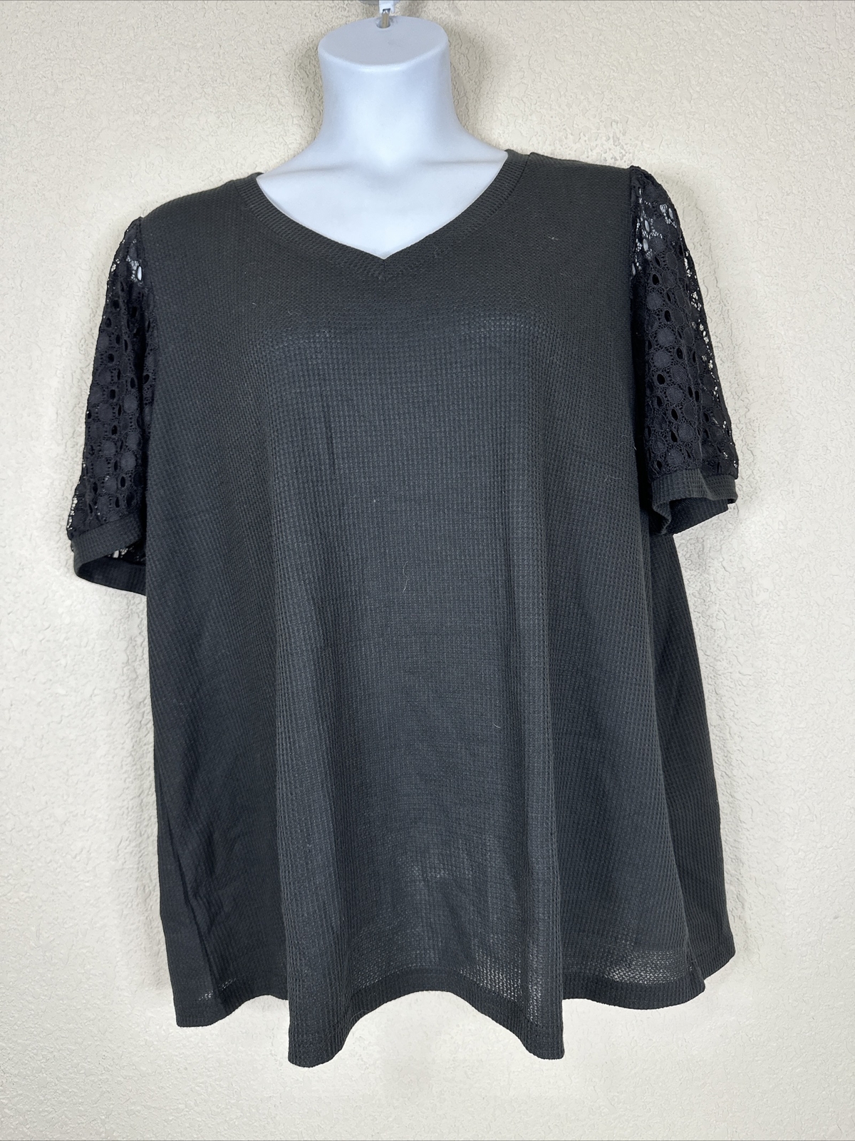 Olrik Womens Plus Size 3X Black Thermal V-neck Top Short Lace Sleeve Olrik Womens Plus Size 3X Black Thermal V-neck Top Short Lace Sleeve