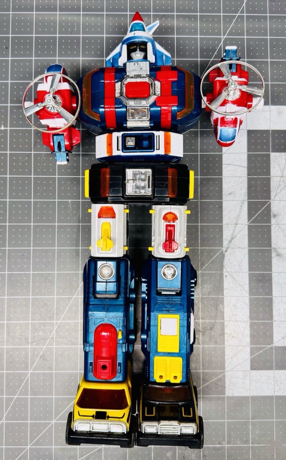 VINTAGE 1982 Bandai VOLTRON 1 DAIRUGGER 15 INCH VEHICLE FORCE TEAM VINTAGE 1982 Bandai VOLTRON 1 DAIRUGGER 15 INCH VEHICLE FORCE TEAM