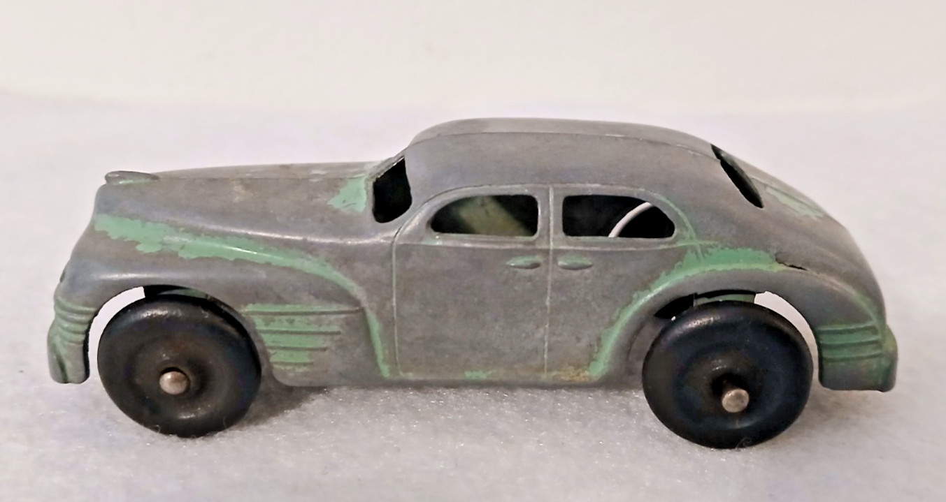 Structo \'IT\'S A BEAUT\' - Diecast 1942 Chrysler Windsor Toy Car #2 Structo \'IT\'S A BEAUT\' - Diecast 1942 Chrysler Windsor Toy Car #2