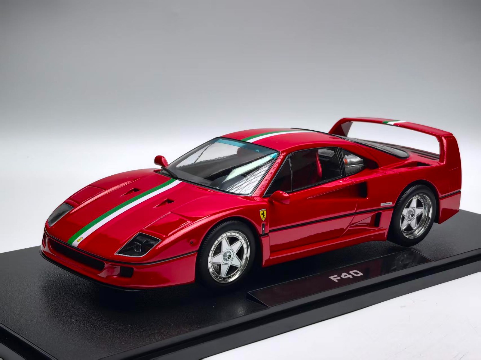 KK SCALE MODELS 1:18 - FERRARI F40 - ITALIA DESIGN 1987 180696R KK SCALE MODELS 1:18 - FERRARI F40 - ITALIA DESIGN 1987 180696R