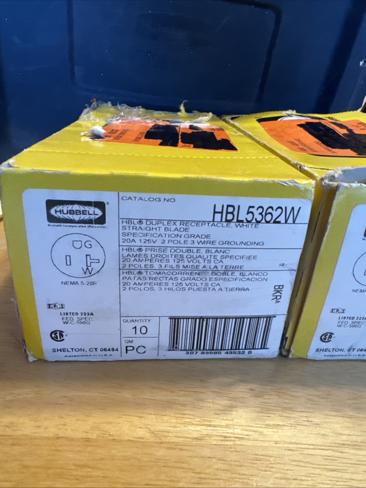 Hubbell 5362W, 125 VAC 1-Phase, 20 A, NEMA 5-20R, White, Duplex Receptacle X 20 Hubbell 5362W, 125 VAC 1-Phase, 20 A, NEMA 5-20R, White, Duplex Receptacle X 20