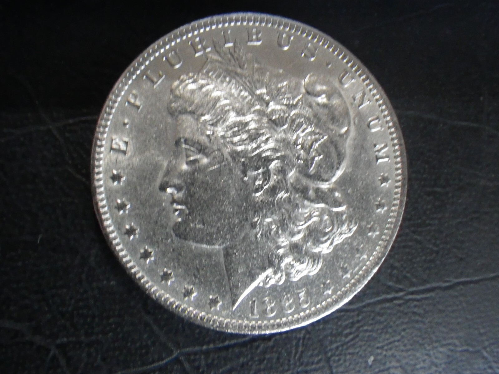 1885\