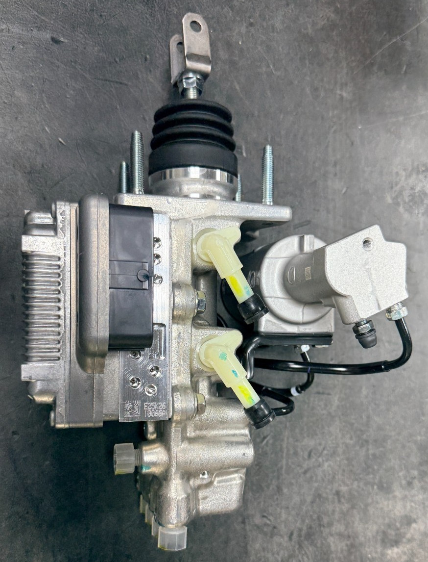 LEXUS ES350/300H 2015-2019 BRAKE CYLINDER ASSEMBLY 47050-33240