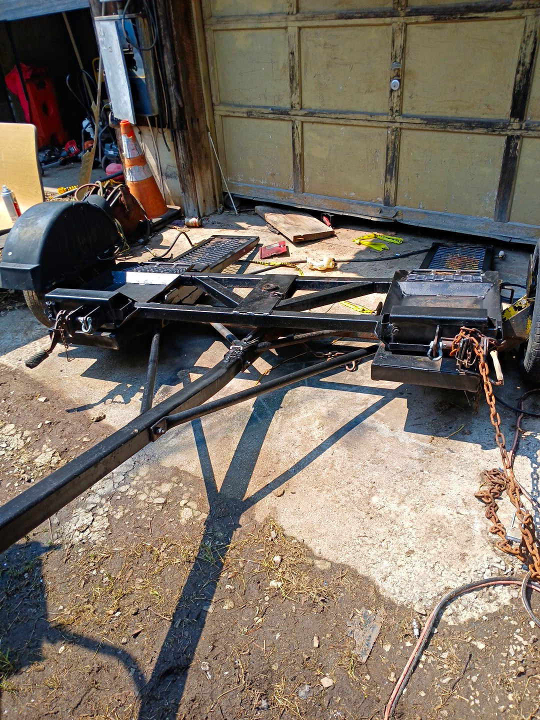 Tow Dolly Pulls Great Have New Straps Does Need Tires. Tow Dolly Pulls Great Have New Straps Does Need Tires.
