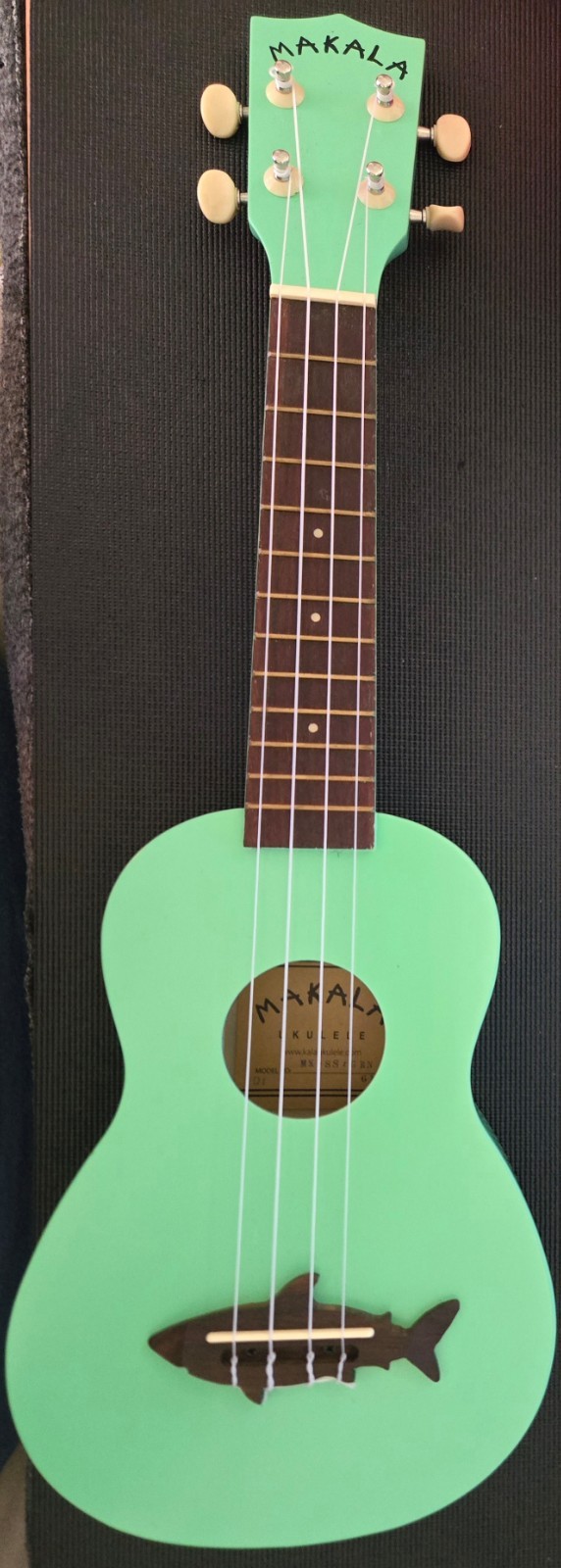 MAKALA Shark Soprano Soprano Ukulele MK-SS/GRN MAKALA Shark Soprano Soprano Ukulele MK-SS/GRN