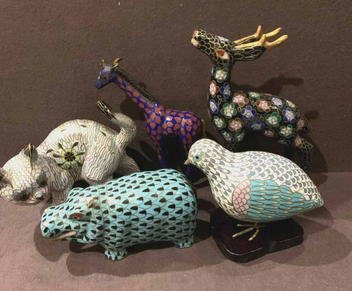 Chinese Cloisonné Animal Figurine Lot. Quail, Hippo, Giraffe, Cat, & Deer Chinese Cloisonné Animal Figurine Lot. Quail, Hippo, Giraffe, Cat, & Deer