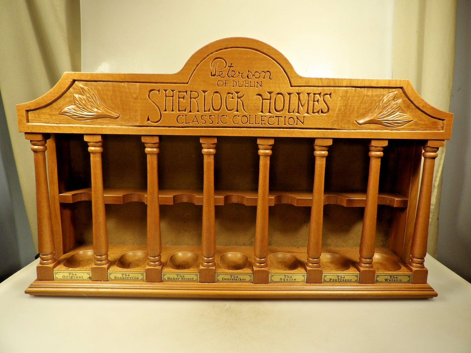 “Peterson Of Dublin Classic Collection” 7 Day Pipe Shape Display Stand