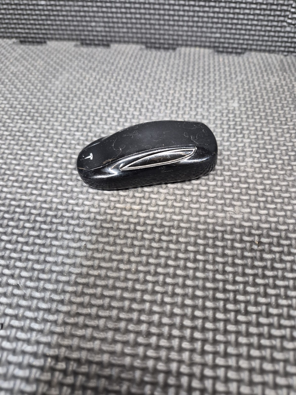 2016-2020 Tesla Model X Remote Keyless Entry Key Fob OEM 2016-2020 Tesla Model X Remote Keyless Entry Key Fob OEM