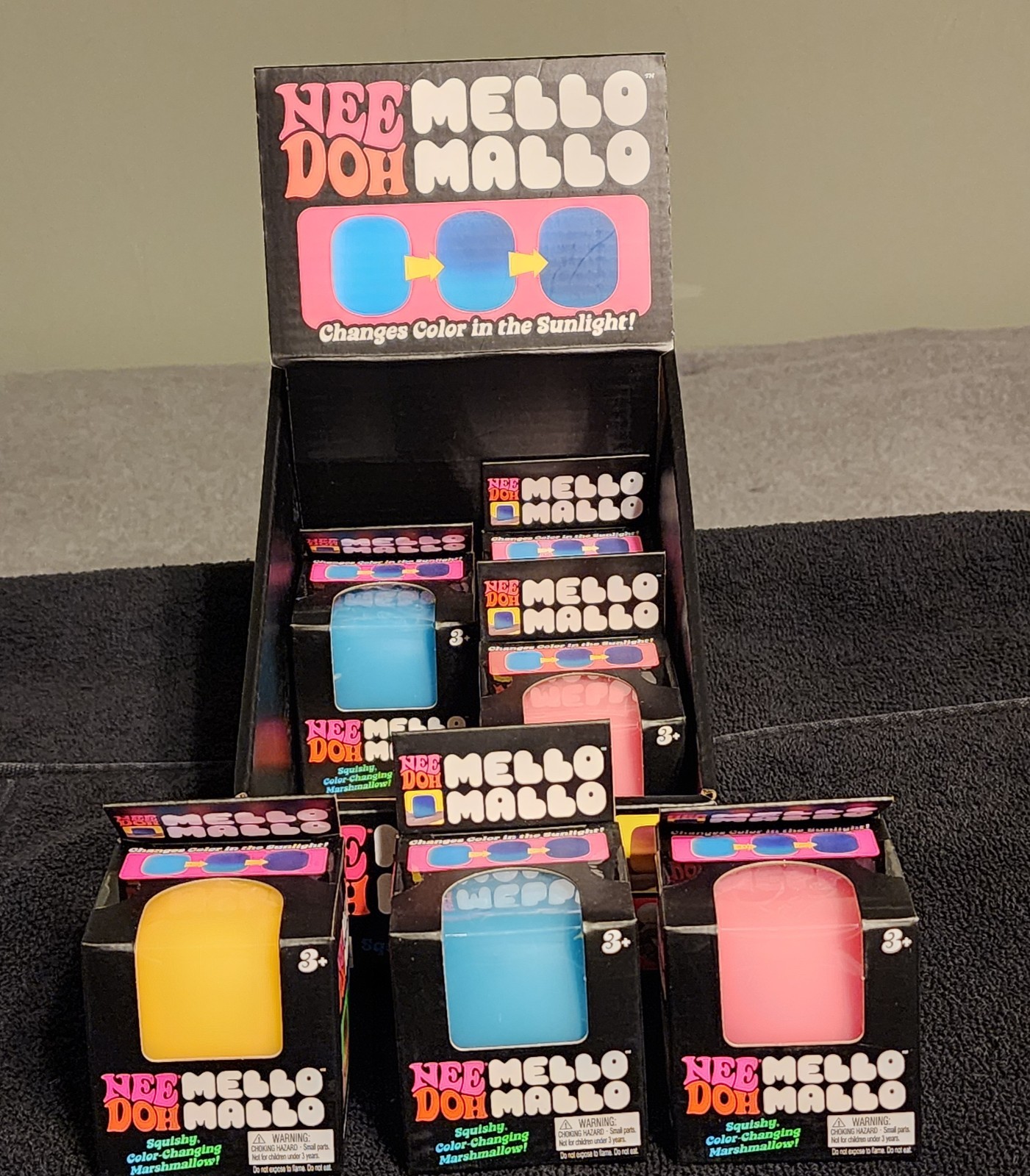 NEE DOH MELLO MALLO PINK BLUE YELLOW BRAND NEW - LOT of 6, WITH DISPLAY NEE DOH MELLO MALLO PINK BLUE YELLOW BRAND NEW - LOT of 6, WITH DISPLAY