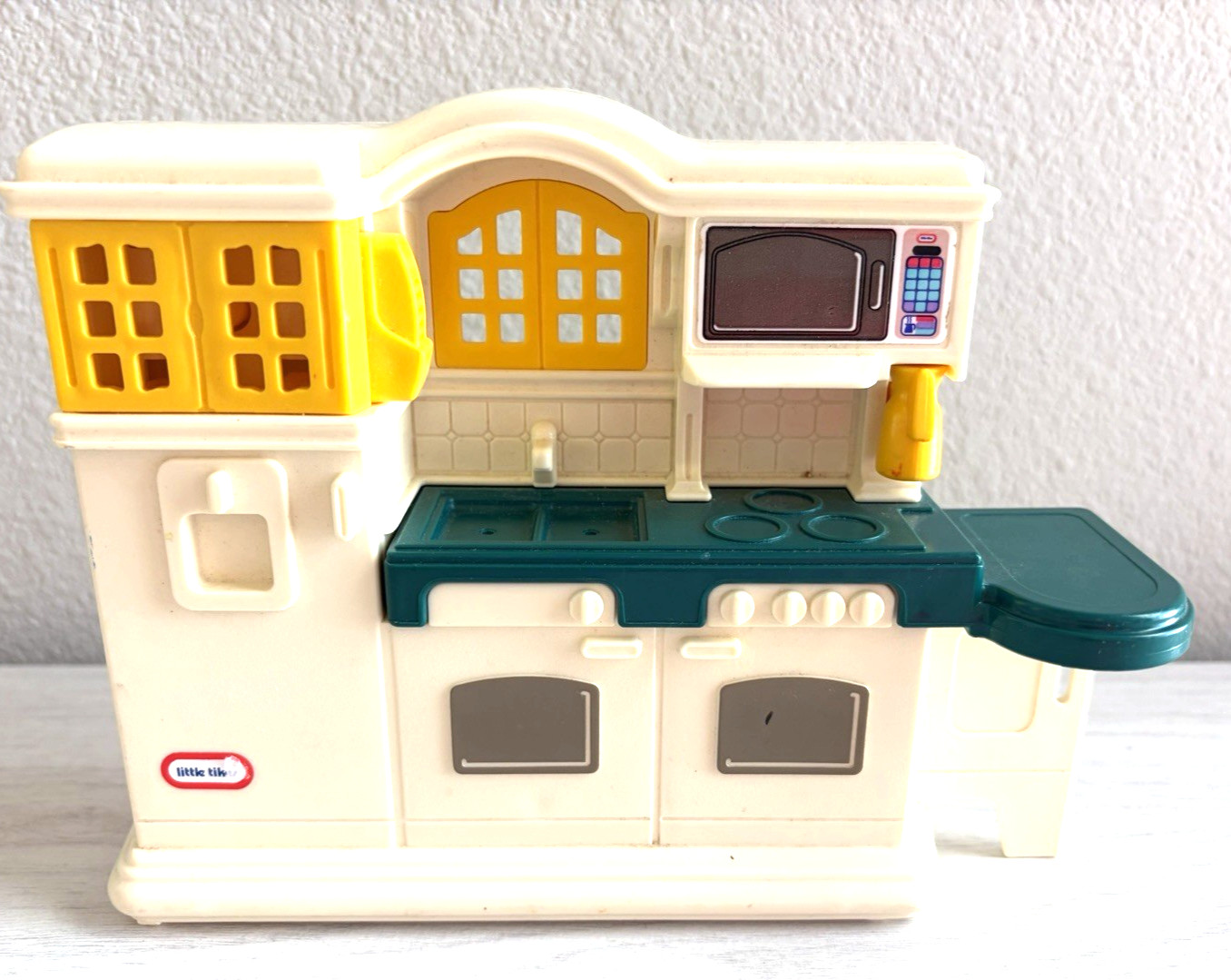 GUC Vintage MINI LITTLE TIKES Country Kitchen Toy Set DOLL SIZE #5541 GUC Vintage MINI LITTLE TIKES Country Kitchen Toy Set DOLL SIZE #5541