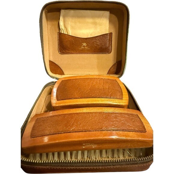 VTG MCM Dailey's Oak Calf Leather Goods Canada Travel Brush Set Vintage MCM VTG MCM Dailey's Oak Calf Leather Goods Canada Travel Brush Set Vintage MCM