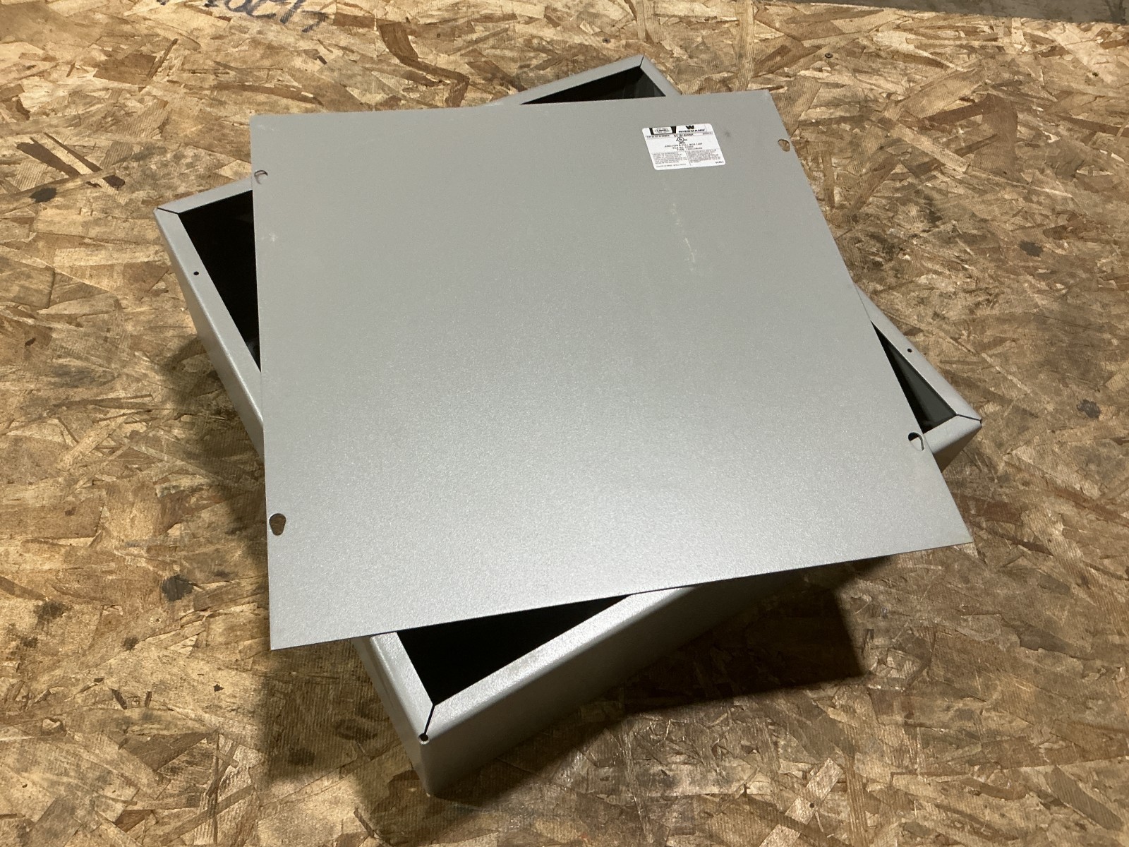 New Hubbell Wiegmann SC181806NK Junction & Pull Box Enclosure 18 New Hubbell Wiegmann SC181806NK Junction & Pull Box Enclosure 18