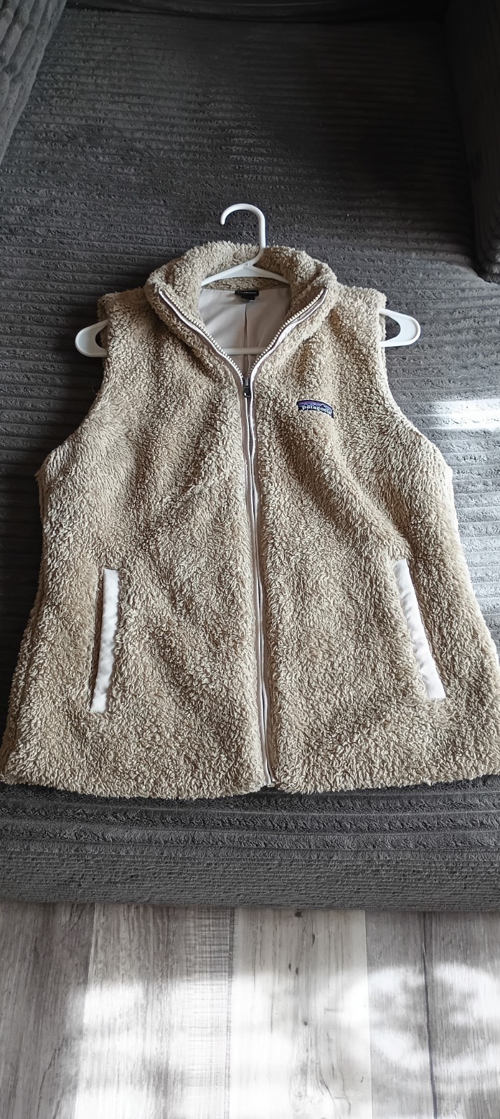 Patagonia Better Sweater Women’s Full-Zip Beige Vest Logo Size L Patagonia Better Sweater Women’s Full-Zip Beige Vest Logo Size L