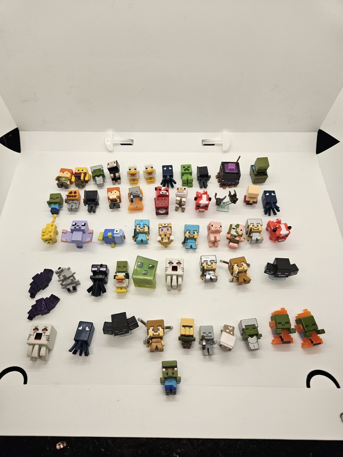 Large Lot of Minecraft Minifigures 50+ Mixed Large Lot of Minecraft Minifigures 50+ Mixed