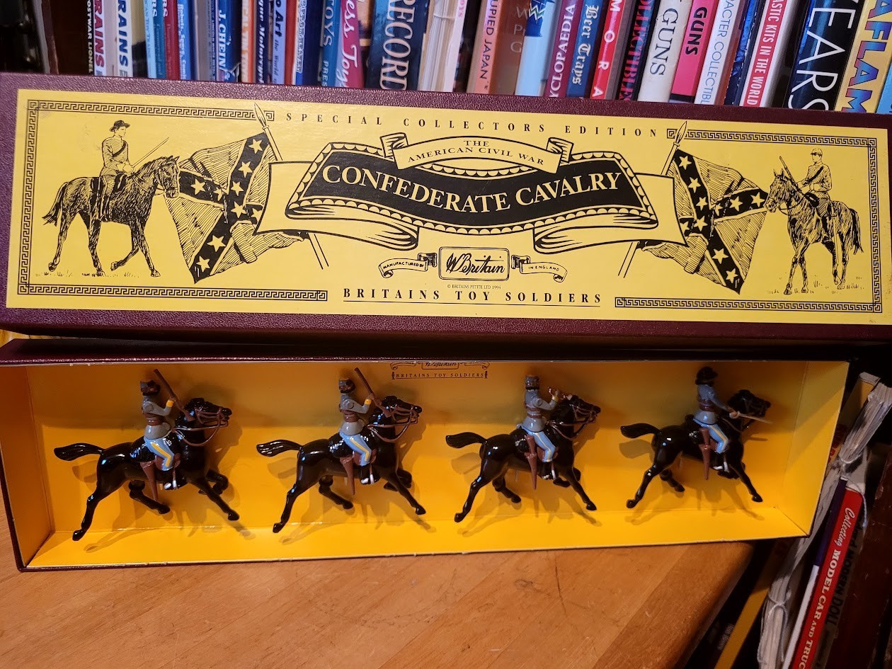 BRITAINS #8853 CIVIL WAR CONFEDERATE CAVALRY FIGURE SET with BOX BRITAINS #8853 CIVIL WAR CONFEDERATE CAVALRY FIGURE SET with BOX