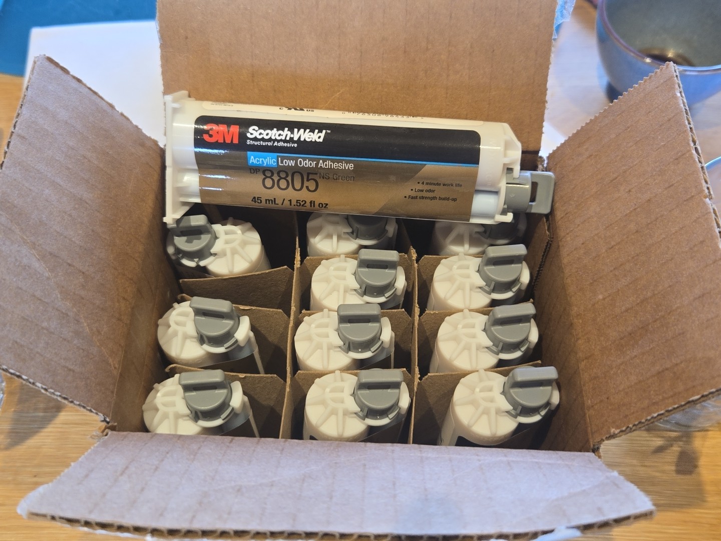 Box Of 12 - 3M Scotch-Weld Acrylic Adhesive DP8805NS, Green, 45 mL Exp AUG 2025 Box Of 12 - 3M Scotch-Weld Acrylic Adhesive DP8805NS, Green, 45 mL Exp AUG 2025