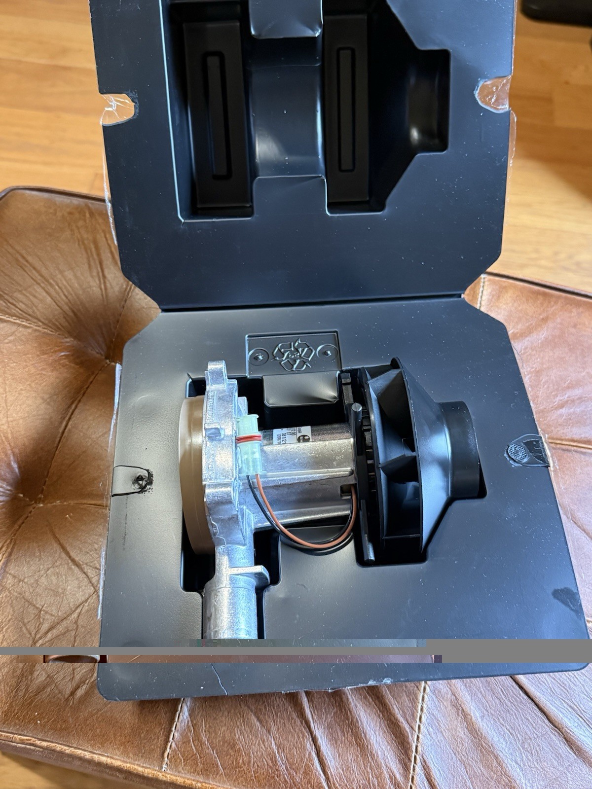 Espar / Eberspacher Airtronic D2 12v Blower Motor 25.2069.99.2000.0B New Espar / Eberspacher Airtronic D2 12v Blower Motor 25.2069.99.2000.0B New