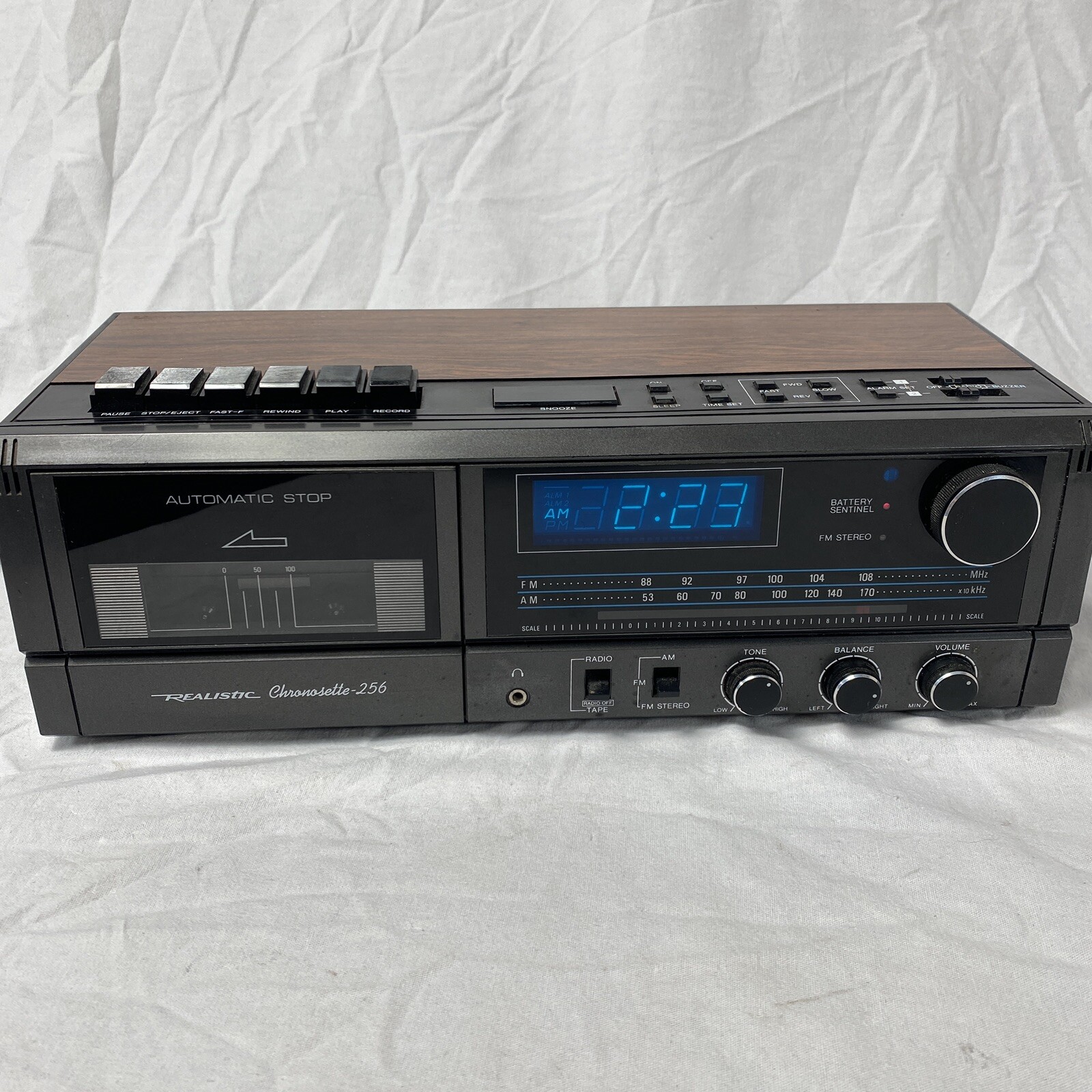 VTG Realistic Chronosette 256 AM/FM Clock Radio Cassette Deck - READ DESCRIPTION VTG Realistic Chronosette 256 AM/FM Clock Radio Cassette Deck - READ DESCRIPTION