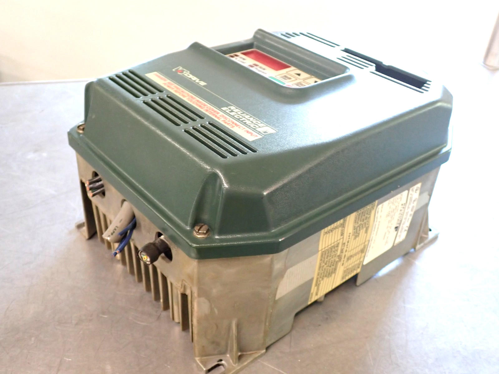 RELIANCE ELECTRIC 1SU41001 SP500 1HP DRIVE USED RELIANCE ELECTRIC 1SU41001 SP500 1HP DRIVE USED