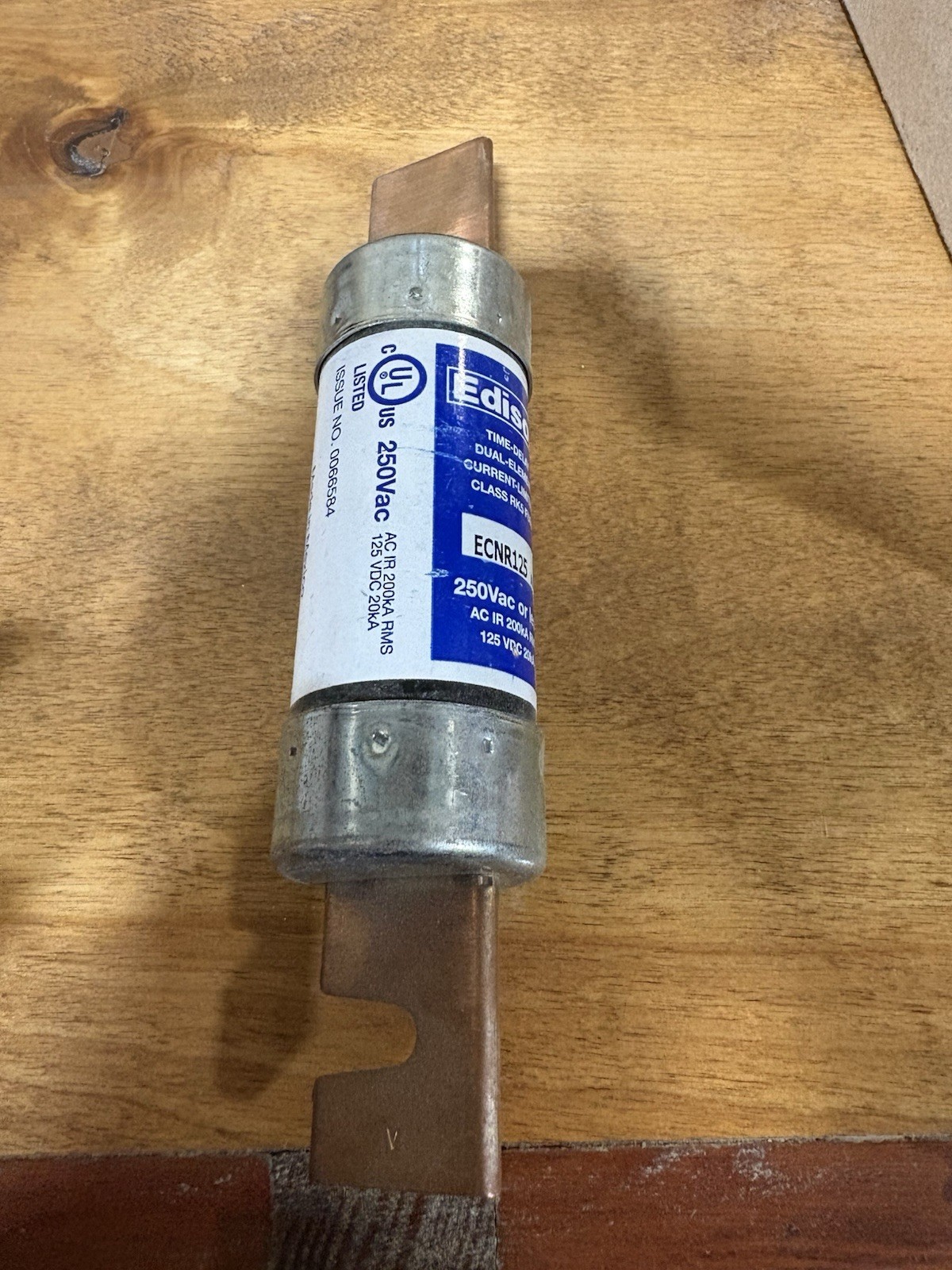 Edison ECNR125 Fuse 125A 250V Class RK5 Time Delay Current Limiting Dual Element Edison ECNR125 Fuse 125A 250V Class RK5 Time Delay Current Limiting Dual Element