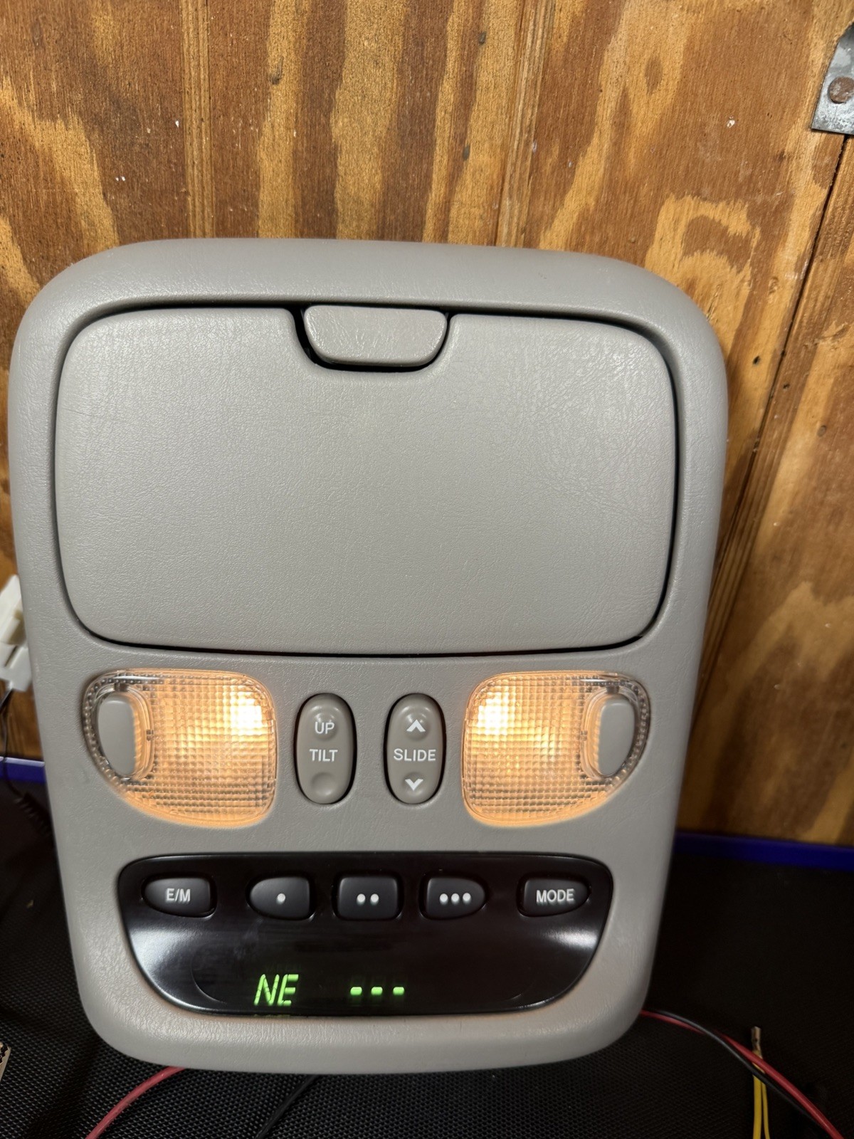 Toyota sequoia 2001-2007 Overhead consol Dome light map light Oem Used Toyota sequoia 2001-2007 Overhead consol Dome light map light Oem Used
