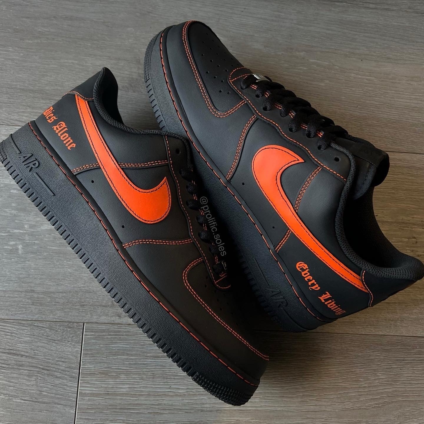 Nike Black AF1 x VLONE Custom by Prolific Closet Men’s 9.5 Nike Black AF1 x VLONE Custom by Prolific Closet Men’s 9.5