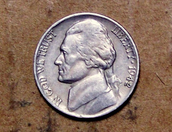 1942   P    TYPE  1    JEFFERSON    NICKEL    ACTUAL   COIN          90926200-06