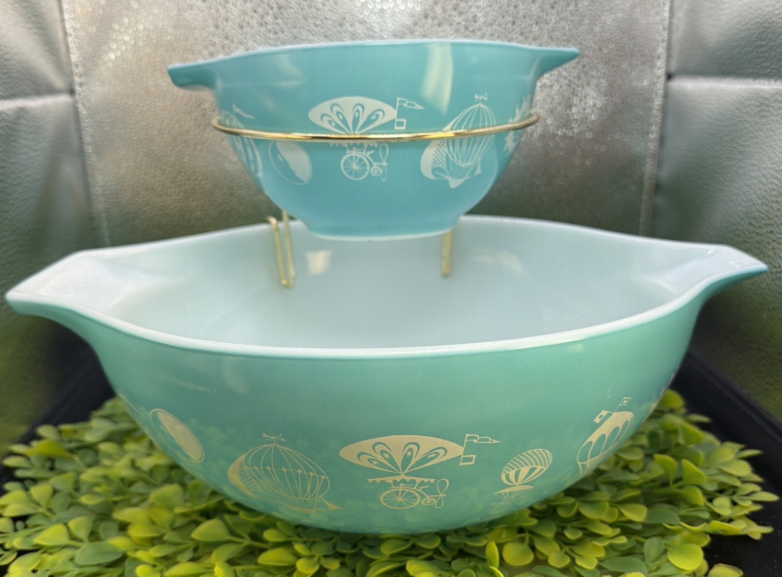 Set of 2- Vtg Pyrex Hot Air Balloon Cinderella Chip & Dip Bowls + Bracket Set of 2- Vtg Pyrex Hot Air Balloon Cinderella Chip & Dip Bowls + Bracket
