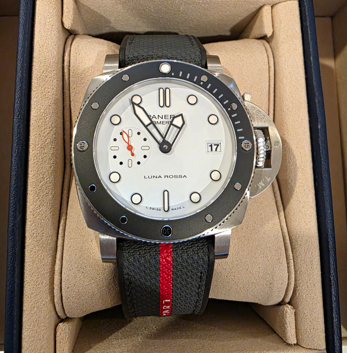 Panerai 01579 Submersible Luna Rossa 42mm White Dial Box/Papers Brand New Unworn Panerai 01579 Submersible Luna Rossa 42mm White Dial Box/Papers Brand New Unworn