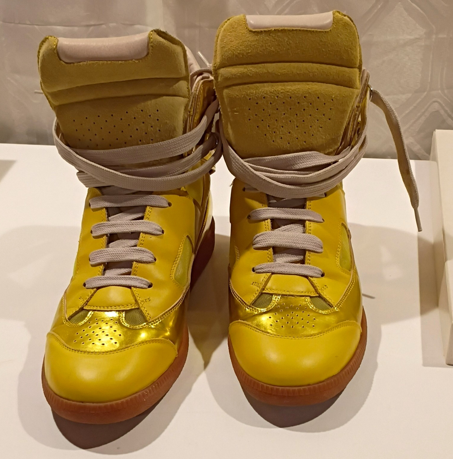 Maison Martin Margiela Men\'s High Top Metallic Gold/Yellow Lace-Up Sneaker Maison Martin Margiela Men\'s High Top Metallic Gold/Yellow Lace-Up Sneaker