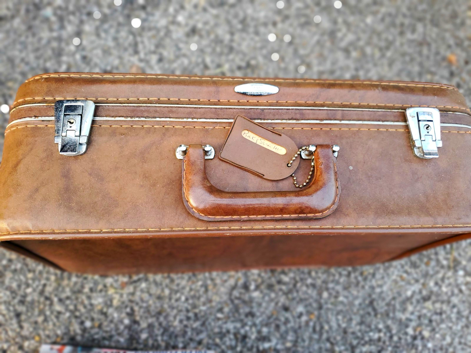Vintage Sears 1970s Brown Hard Faux Leather Suitcase Locking, Straps 40L Vintage Sears 1970s Brown Hard Faux Leather Suitcase Locking, Straps 40L
