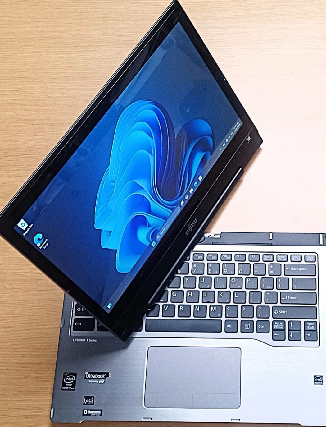 FUJITSU LIFEBOOK T904 Core i7-4600U 8GB,4GB RAzM. 228-1TB.SSD TOUCHSCREEN FUJITSU LIFEBOOK T904 Core i7-4600U 8GB,4GB RAzM. 228-1TB.SSD TOUCHSCREEN