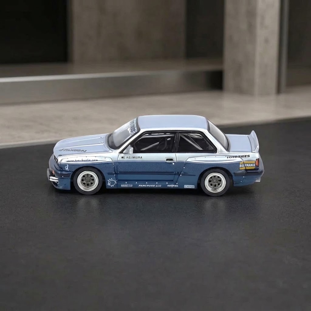 Vintage Boxy Aero Custom Wide Track Coupe Silver Blue 1:64 Diecast Model Toy Vintage Boxy Aero Custom Wide Track Coupe Silver Blue 1:64 Diecast Model Toy