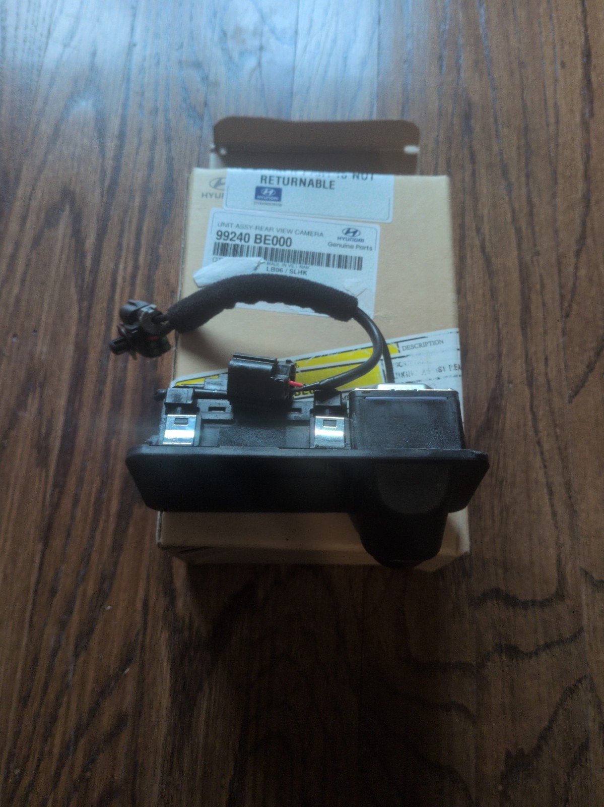 OEM | 2024 - 2026 Hyundai Kona Release Handle Switch w/Camera #99240BE000 OEM | 2024 - 2026 Hyundai Kona Release Handle Switch w/Camera #99240BE000