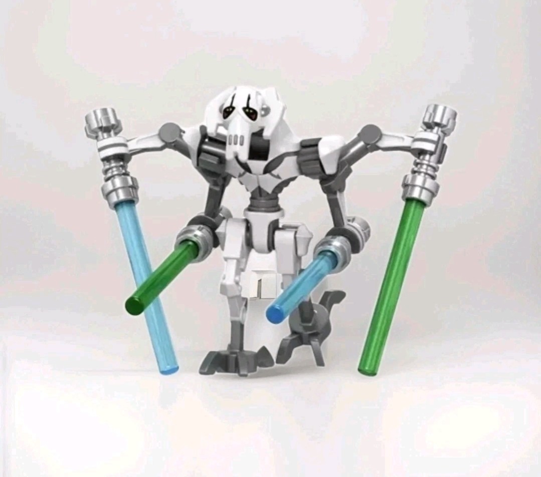 Custom Star Wars White General Grievous with Minifigure Baseplate Custom Star Wars White General Grievous with Minifigure Baseplate