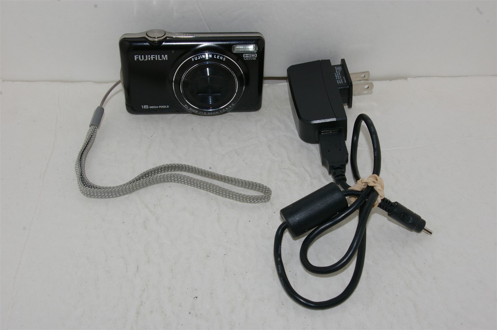FujiFilm FinePix JX420 16.0MP Digital Camera w/Charger Black TESTED