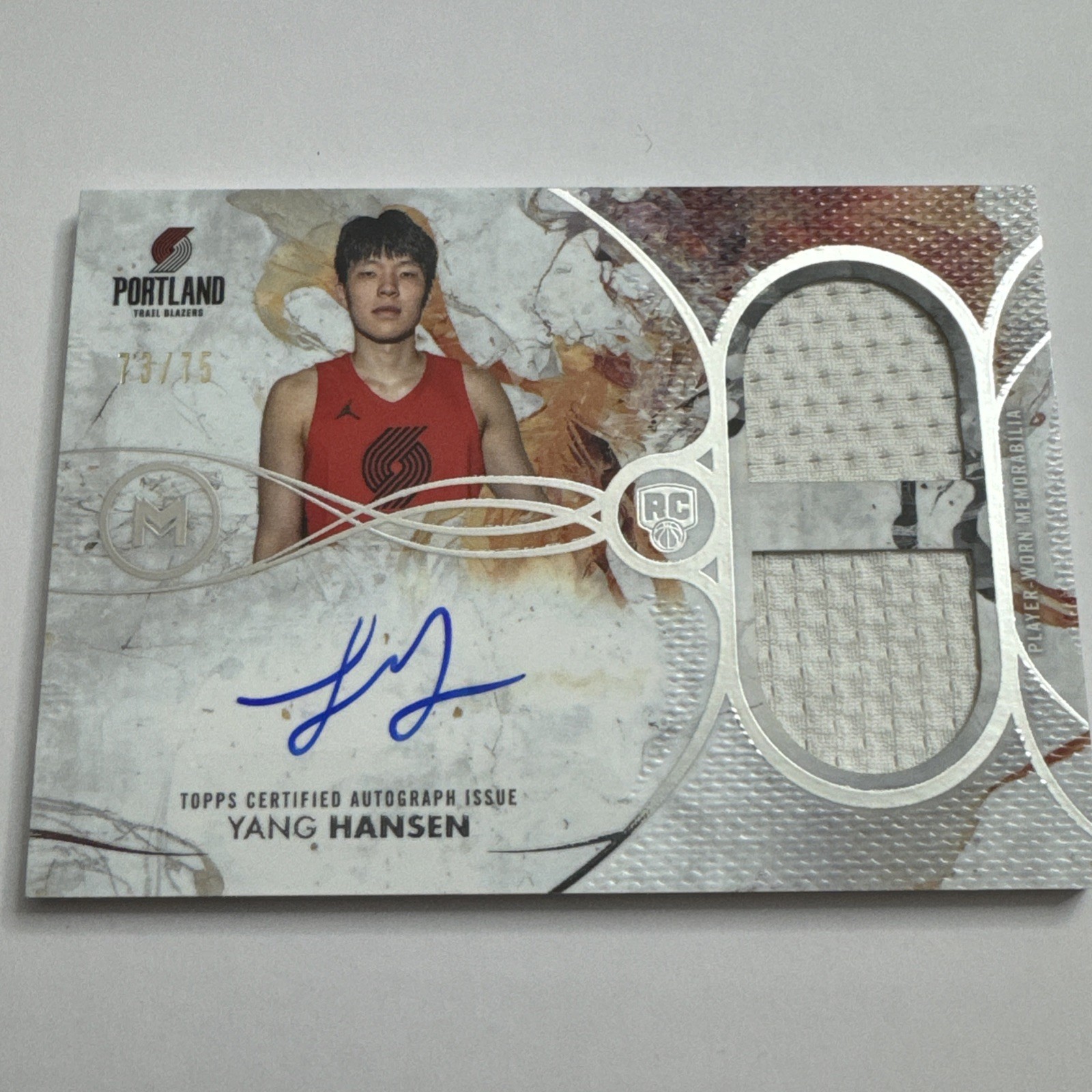 2025-26 TOPPS MOTIF YANG HANSEN DUAL RELIC PATCH AUTO /75 RC ROOKIE 2025-26 TOPPS MOTIF YANG HANSEN DUAL RELIC PATCH AUTO /75 RC ROOKIE