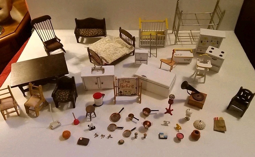Vintage Lot Of Miniature Dollhouse Items - Mixed Lot W/Furniture & Accessories Vintage Lot Of Miniature Dollhouse Items - Mixed Lot W/Furniture & Accessories