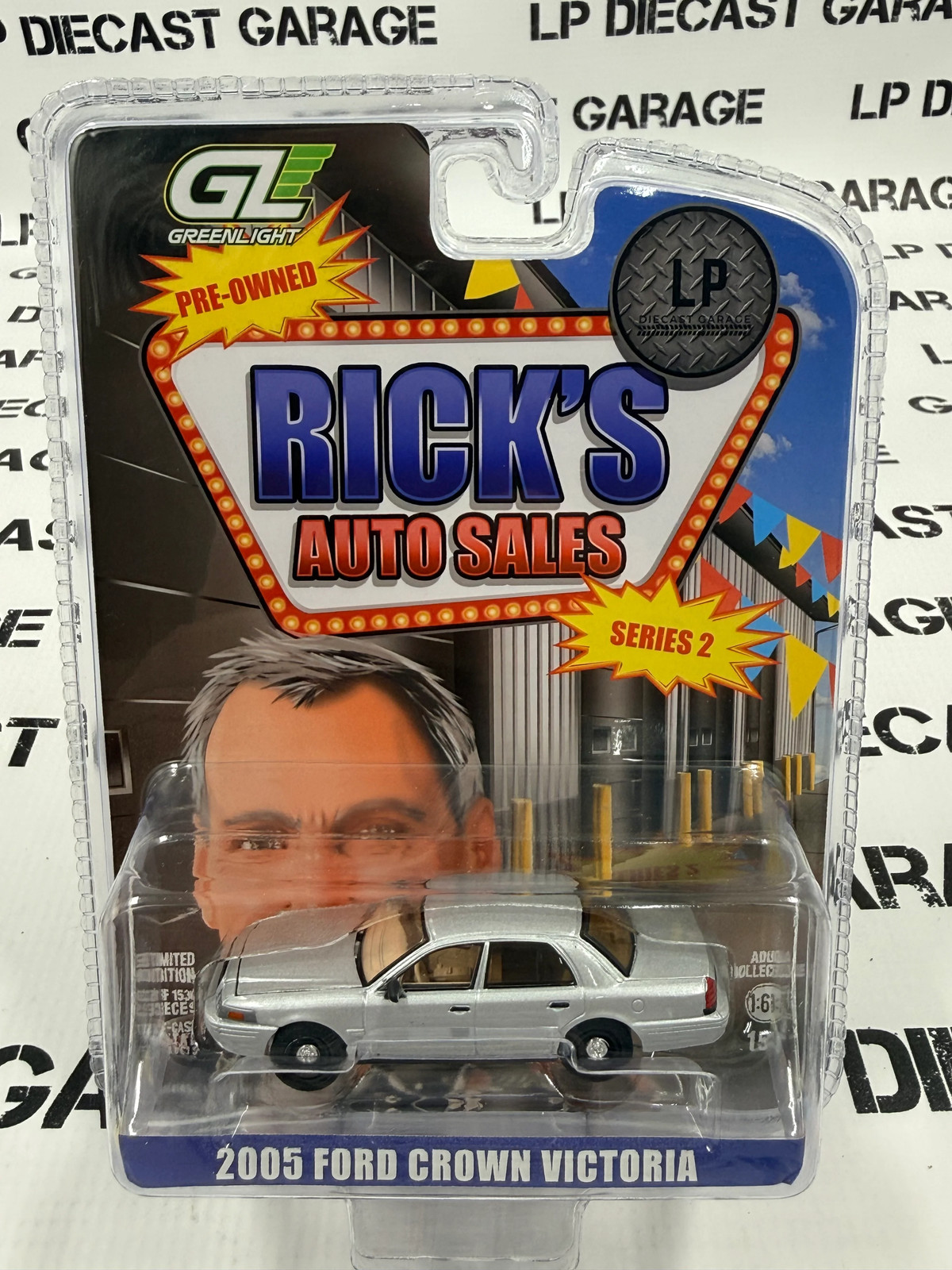 GREENLIGHT 2005 Ford Crown Victoria Silver LP Exclusive 1:64 Diecast Ricks Auto GREENLIGHT 2005 Ford Crown Victoria Silver LP Exclusive 1:64 Diecast Ricks Auto