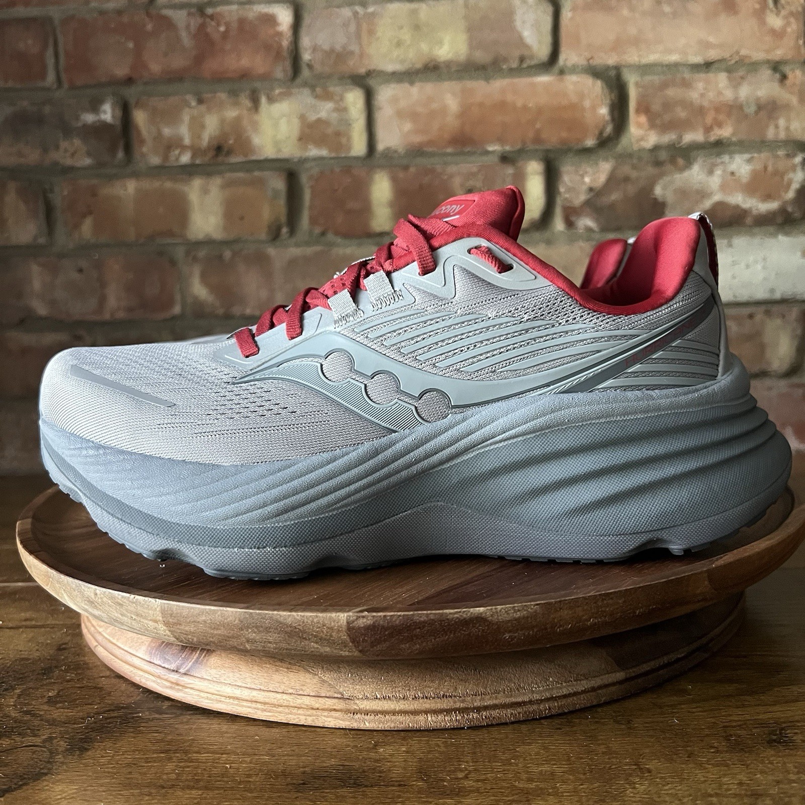 Saucony Hurricane 24 Max Cushion Stability Men\'s 7 Gray Red Running Shoes
