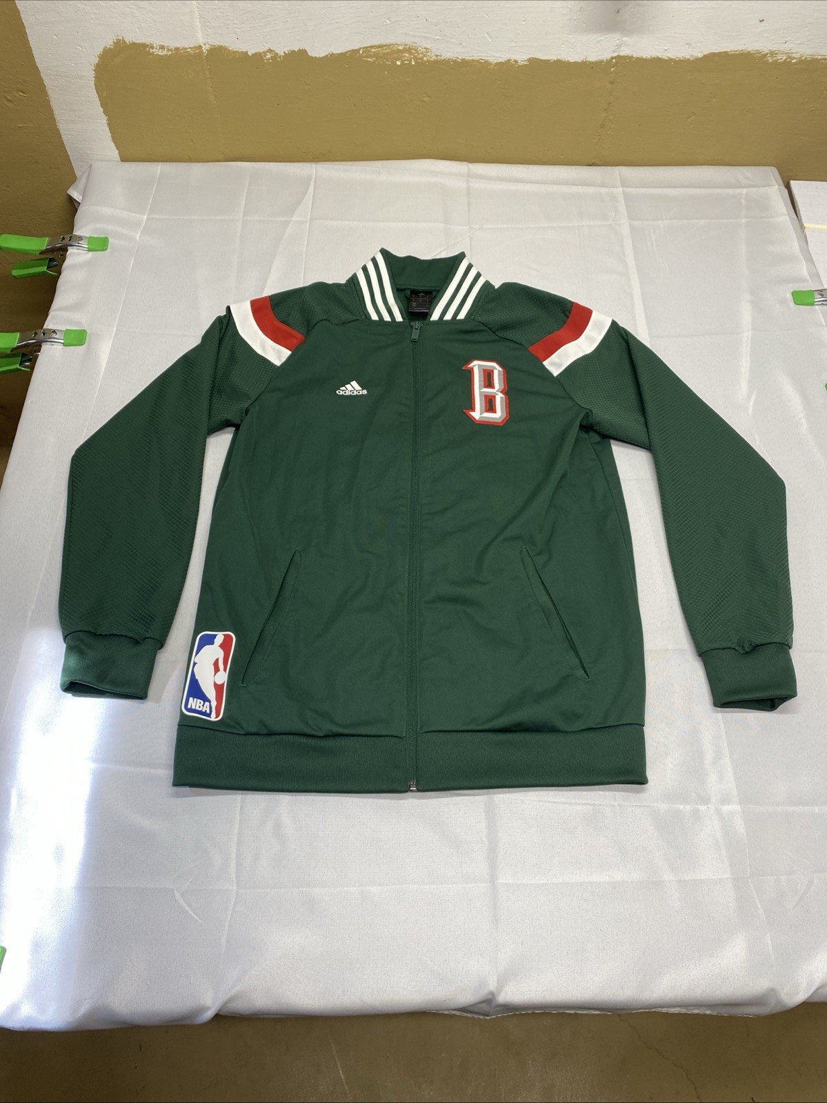 Vintage Milwaukee Bucks Adidas NBA Warmup Track Jacket Size Medium Vintage Milwaukee Bucks Adidas NBA Warmup Track Jacket Size Medium