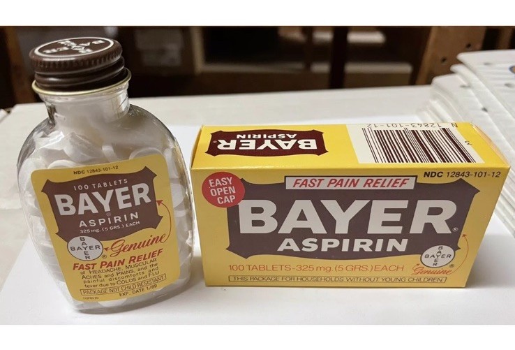 Vintage Unopened Bayer Aspirin Plastic Bottle With Metal Cap And Box