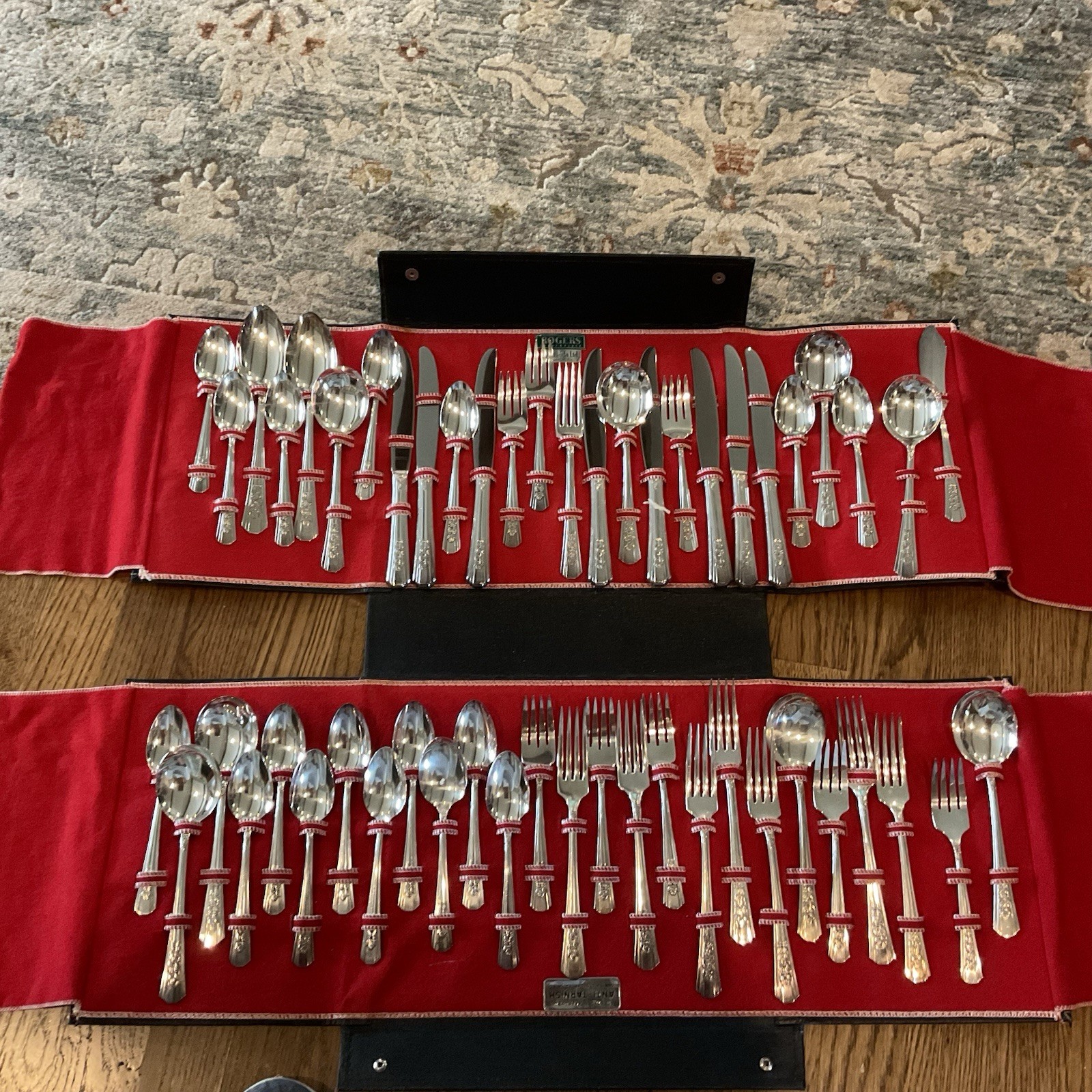 Vintage 52 Piece Set Rogers Oneida Flatware Silverware In Anti Tarnish Case Vintage 52 Piece Set Rogers Oneida Flatware Silverware In Anti Tarnish Case